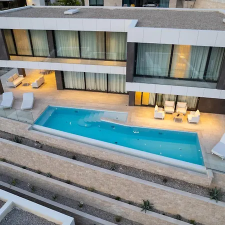 Villa Brela-rogac 3 *